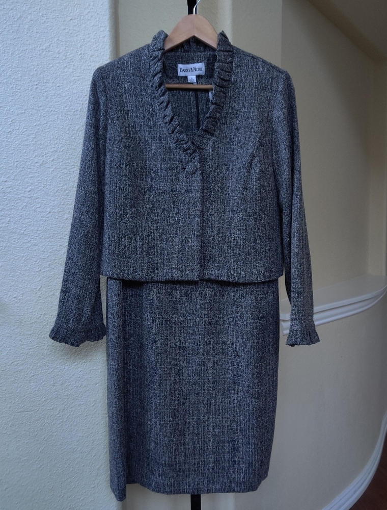 Danny & Nicole 2pc Dress Suit Size 10